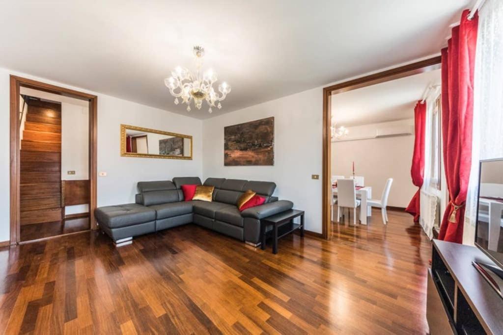 Rialto Apartment With Canal Grande View Benátky Exteriér fotografie