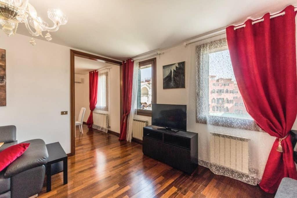 Rialto Apartment With Canal Grande View Benátky Exteriér fotografie