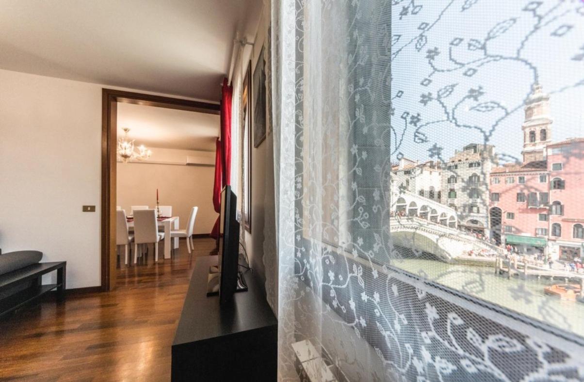 Rialto Apartment With Canal Grande View Benátky Exteriér fotografie